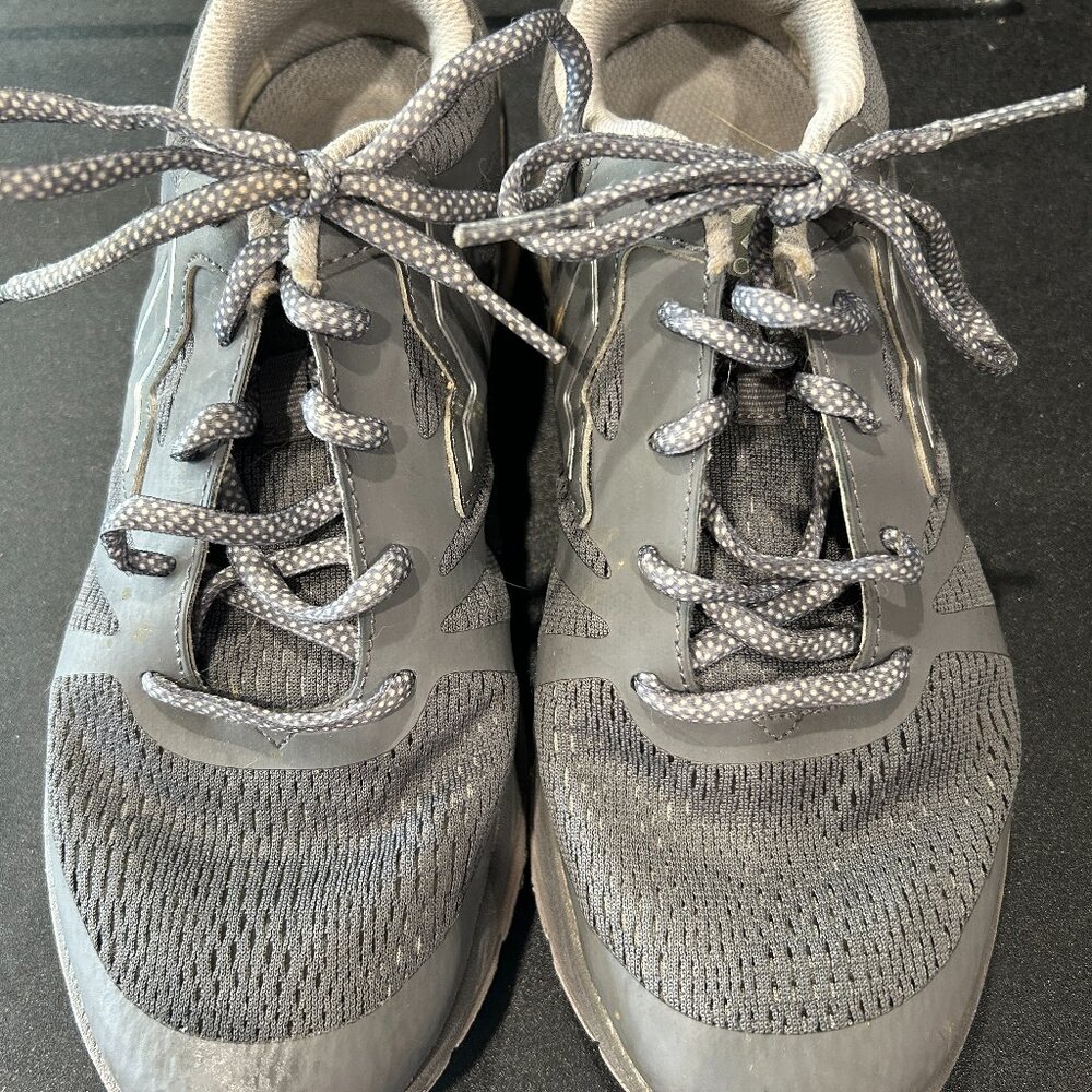 Vionic Miles Grey Sneakers Size 7.5